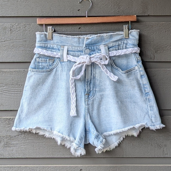 7FAM Light Wash Denim High Rise Paperbag Shorts with Braided Belt Size 27 - Picture 1 of 11